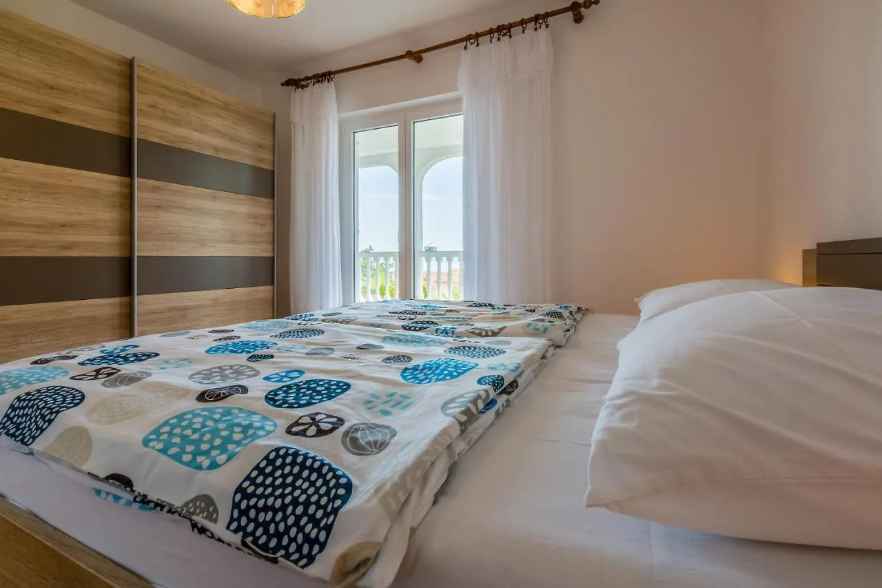 Amila Apartment Crikvenica 0*,