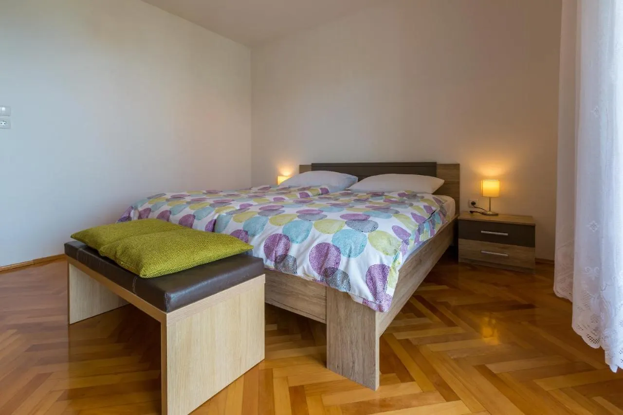 Amila Apartment Crikvenica 0*,